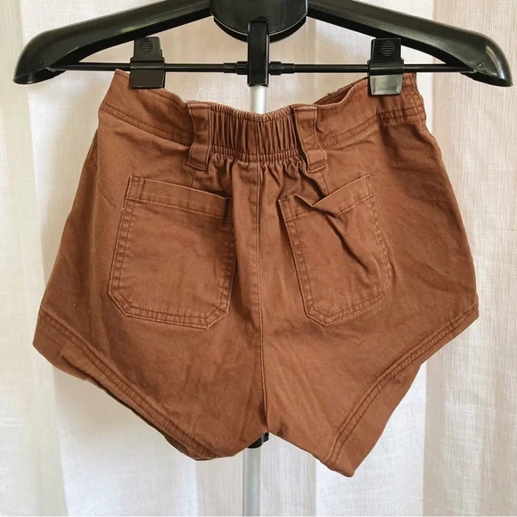 Bundle of 2 Old Navy Flap Pocket High Waisted Shorts in black and brown - Picture 3 of 7